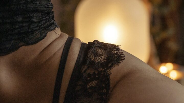 Les Jupons de Tess, lingerie boudoir rétro : l’art de séduire avec style